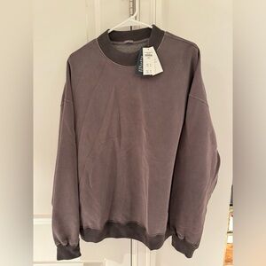 Abercrombie and Fitch men's essential crew sweatshirt. NWT